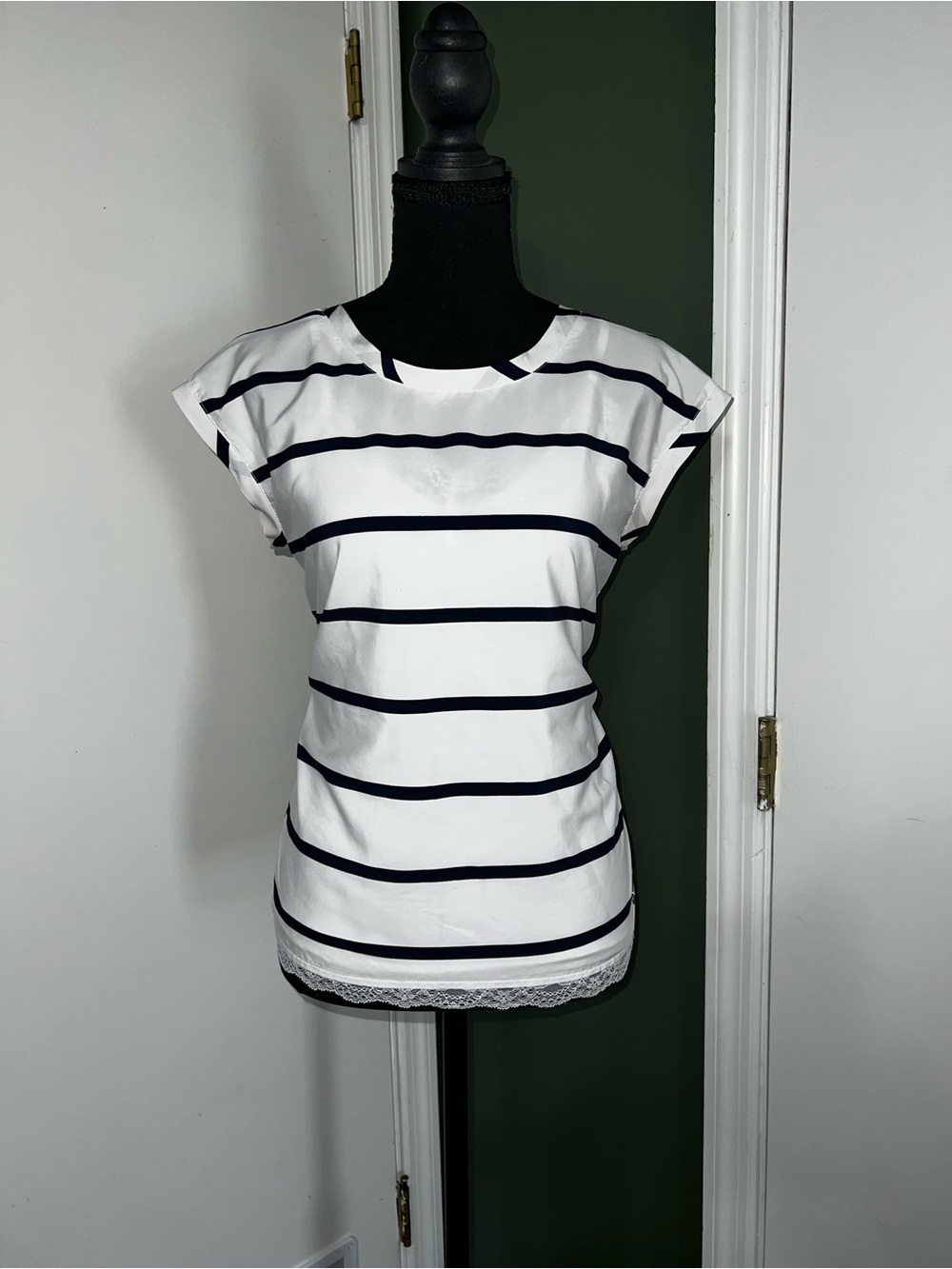 Abercrombie & Fitch White Tee with Navy Blue Stripes